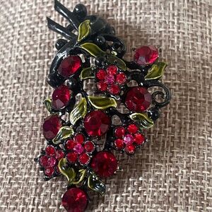 Vintage-Inspired Red Floral Brooch
